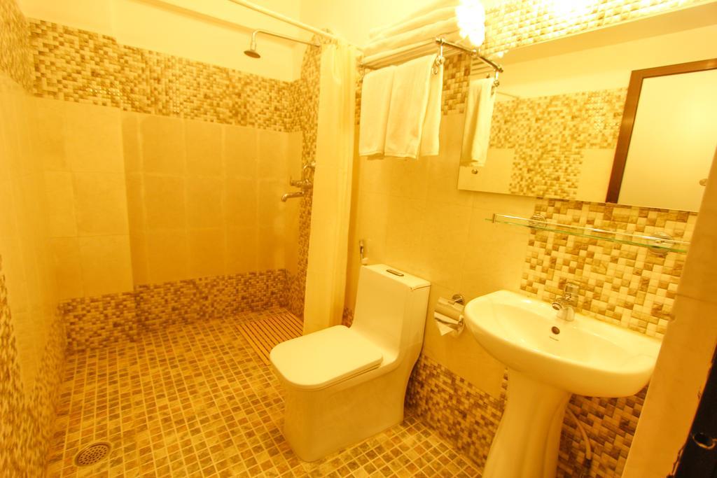 Kumari Star Inn Покхара Экстерьер фото